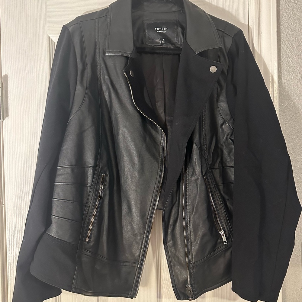Torrid Black Faux Leather Moto Jacket Asymmetrical Zipper Quilted Sleeves